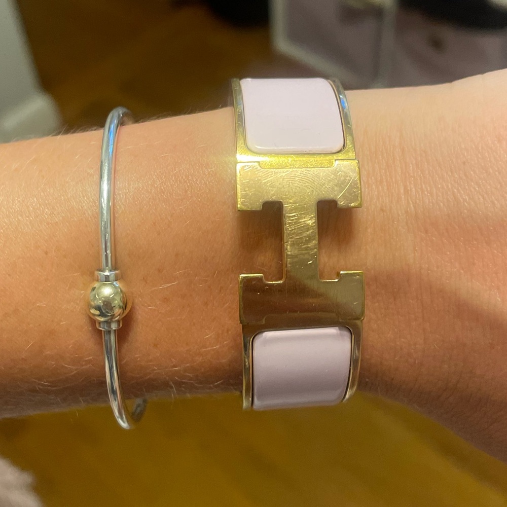 Authentic Hermes Clic Clac H Bracelet. Color: Rose Drageè